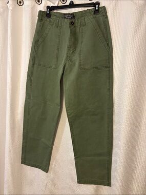 Men's Cargo Work Trousers in Olive Green. Brand new, never worn